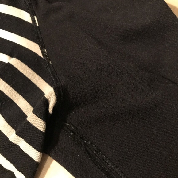 Seawheeze Lululemon Tuck & Flow - Picture 5 of 5